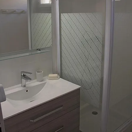 Jolie Bord De Acces Direct 프롱티냥