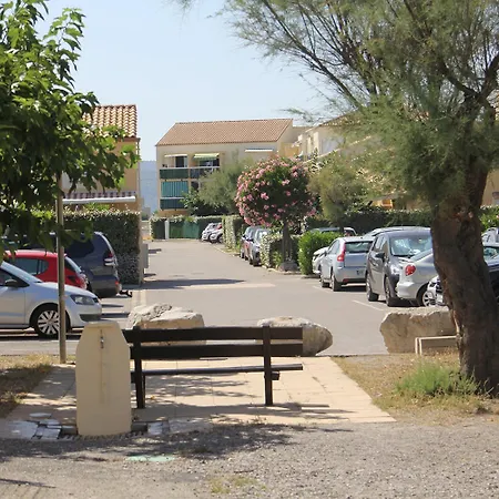 Jolie Bord De Acces Direct 빌라