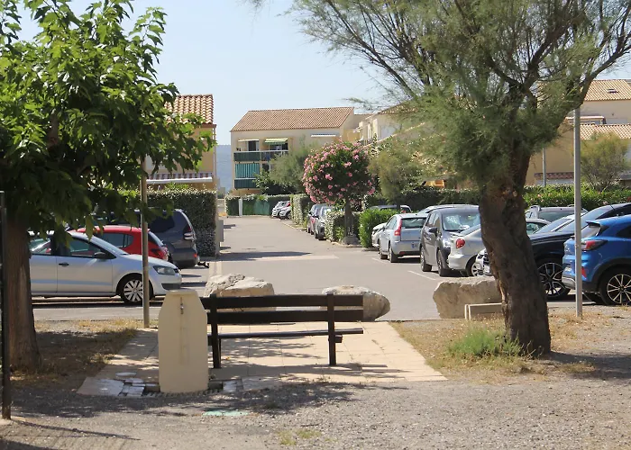 Jolie Bord De Acces Direct Villa